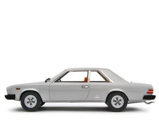 Fiat 130 Coupé 1971 Grigio Chiaro Met. Laudoracing 1:18 Resinemodell (Türen, Motorhaube... nicht zu öffnen!)